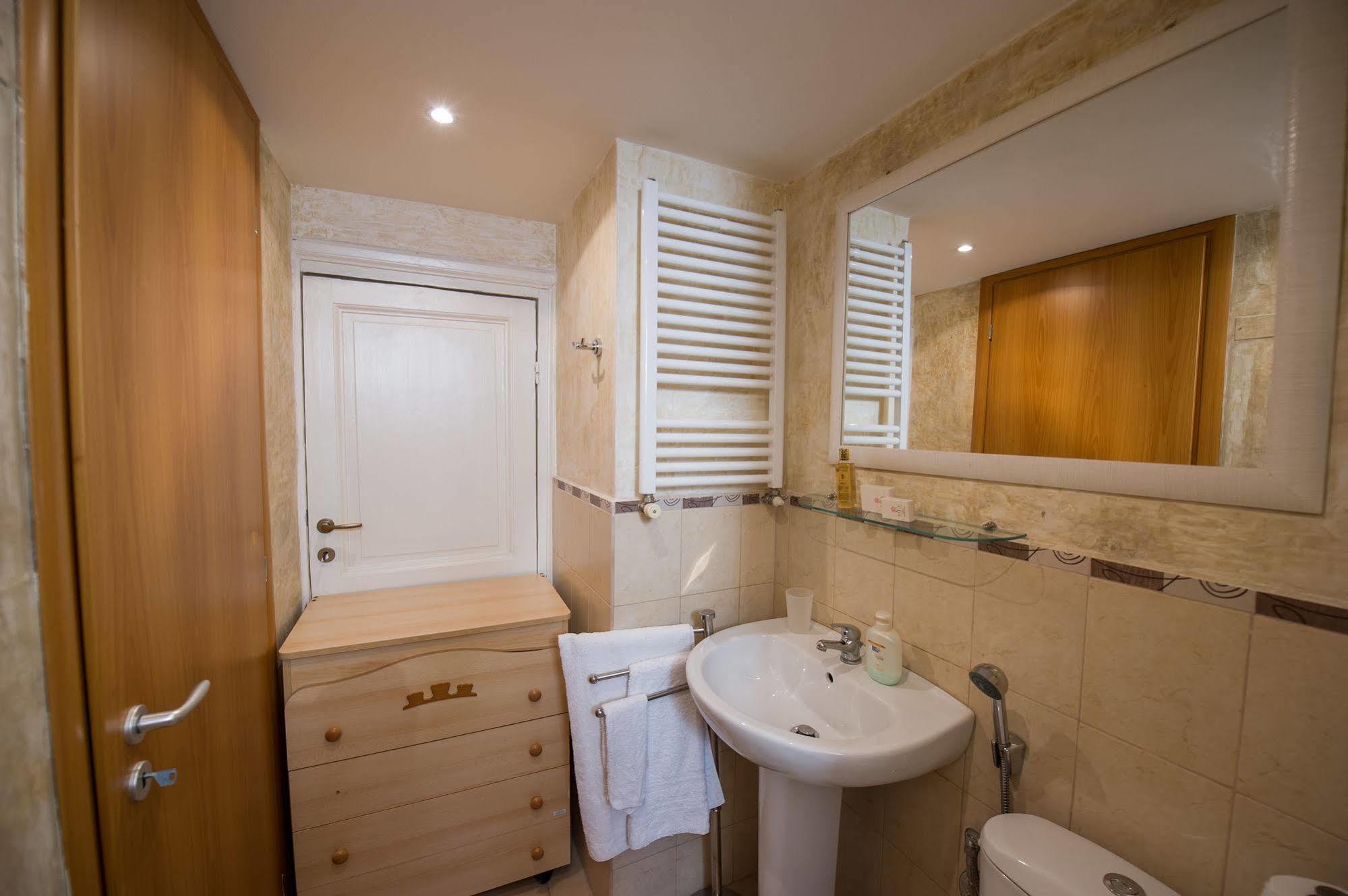 Art Domus Reale Bed & Breakfast Roma Ngoại thất bức ảnh